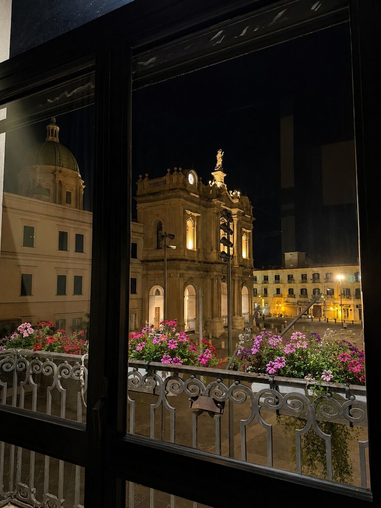 Hotel Santuario Pompei 46/50