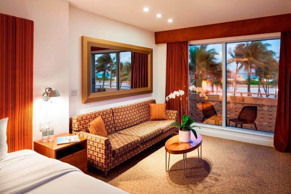 The Tony Hotel South Beach 56/80