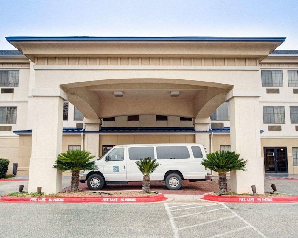 Quality Inn and Suites Austin Airport 1/50