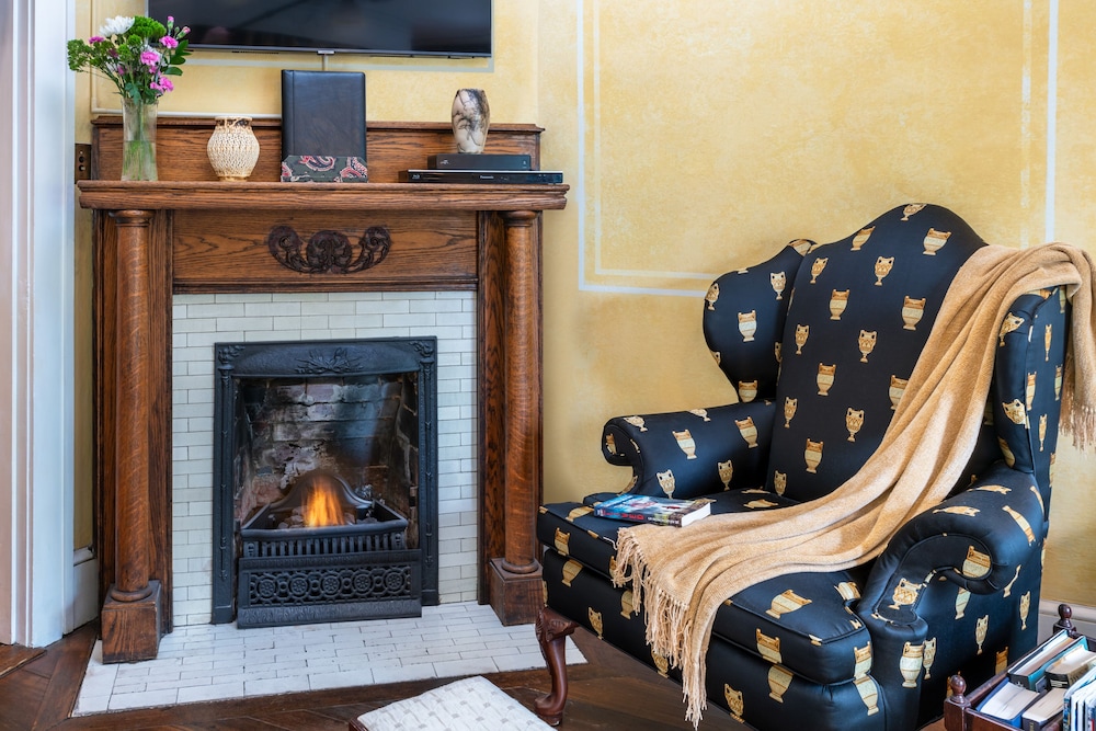 Abbington Green Bed &amp; Breakfast Inn 12/49