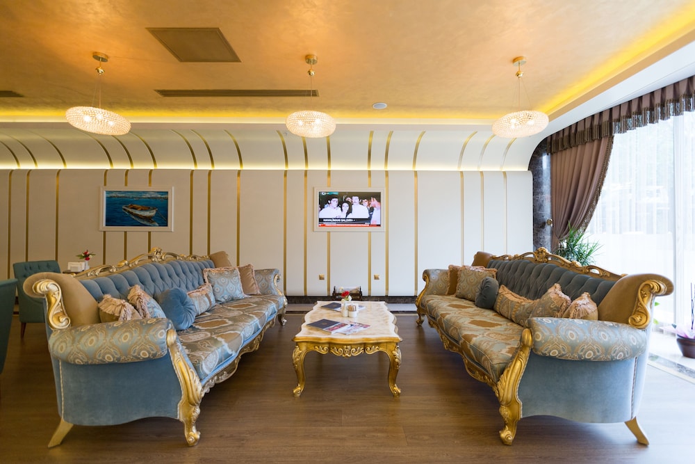 The Grand Mira Hotel 27/50