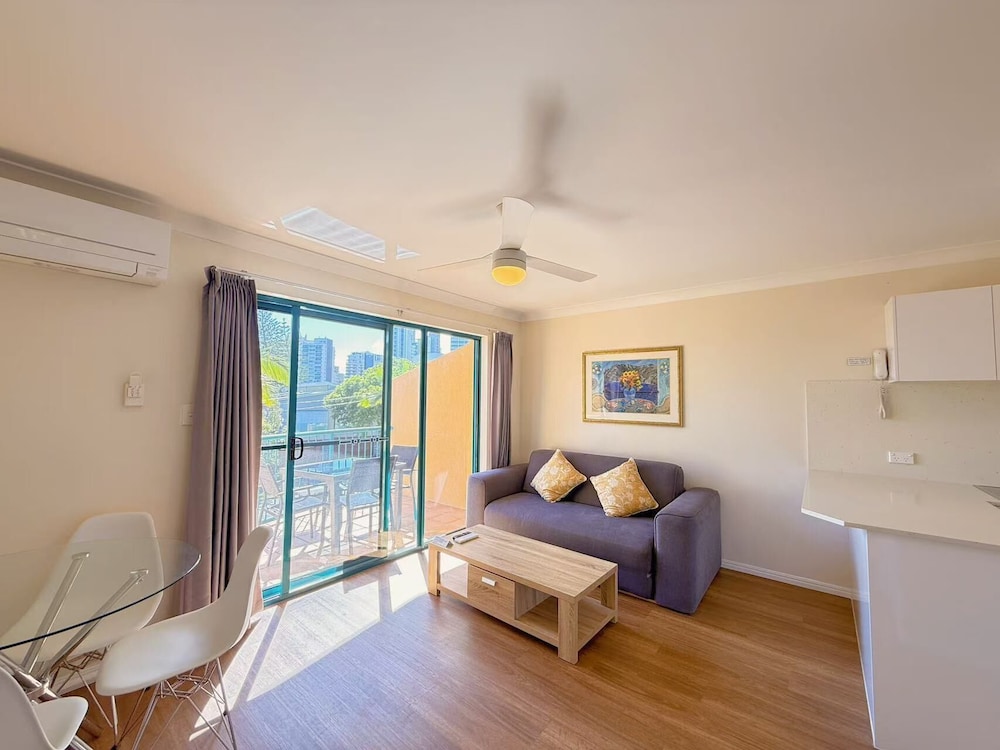 Karana Palms Self Contained Apartments 22/58