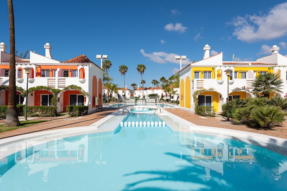 Cordial Green Golf Bungalows in San Bartolome de Tirajana