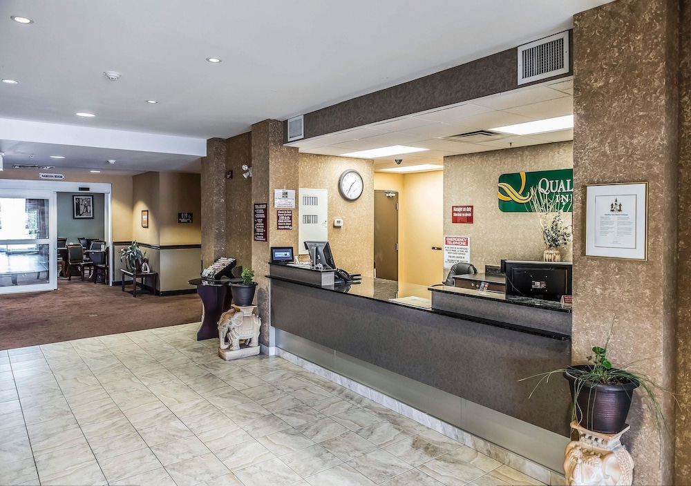 Quality Inn Orleans, ON 8/53