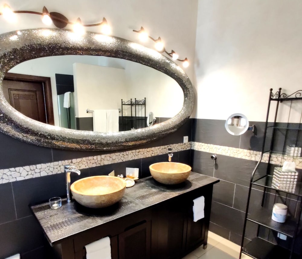 Maison Prestige Roberto Geissini 28/50
