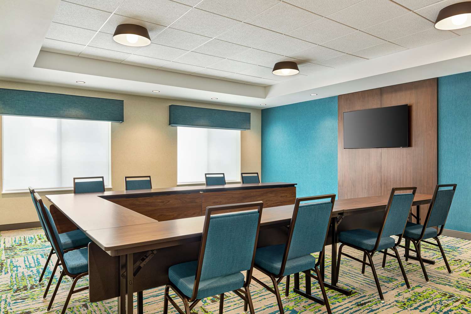 Hampton Inn & Suites Oroville 23/24