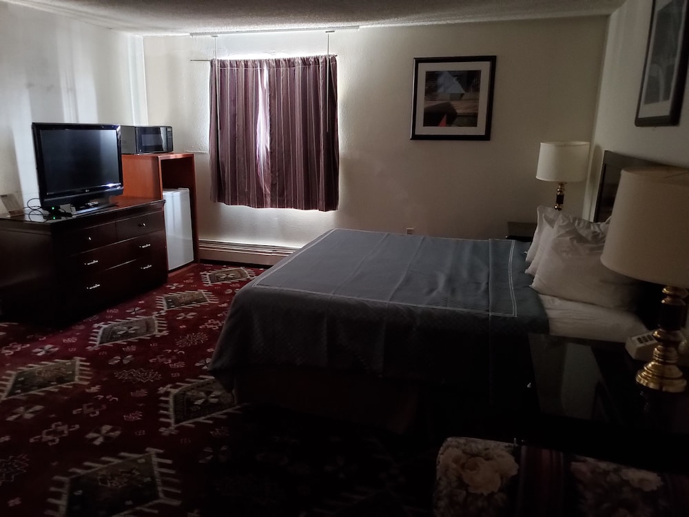 Travelodge By Wyndham Laramie 10/24