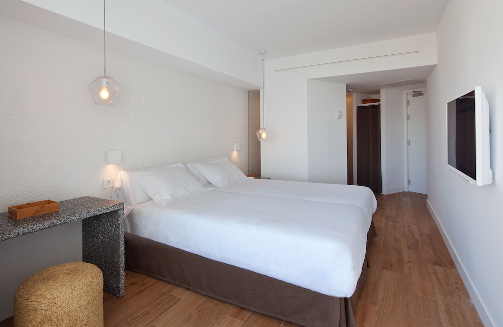 ROOM, SINGLE, DOUBLE BED, BALCONY