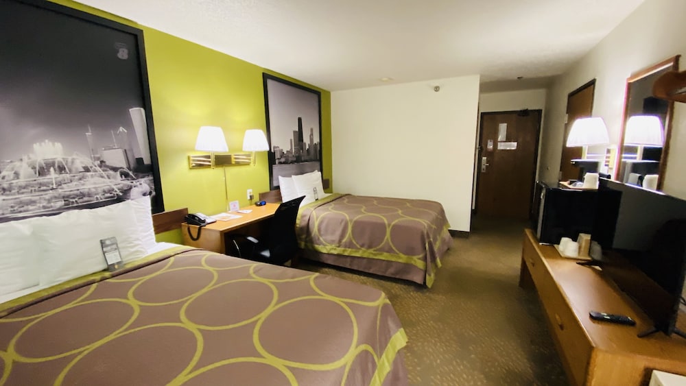Super 8 by Wyndham Mokena/Frankfort /I-80 9/27