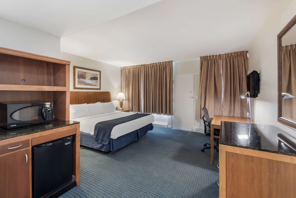 Room, King Bed, Americas Best Value Inn-Painted Post 4/7