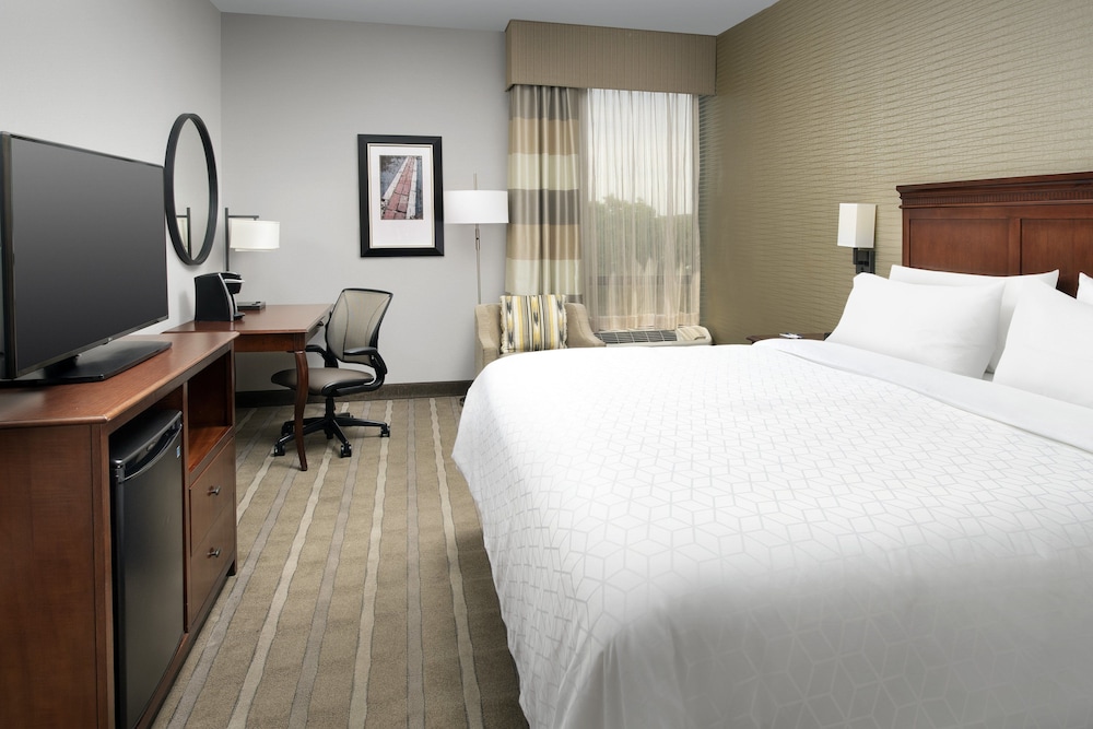 Holiday Inn Express Boston North -Woburn 14/50