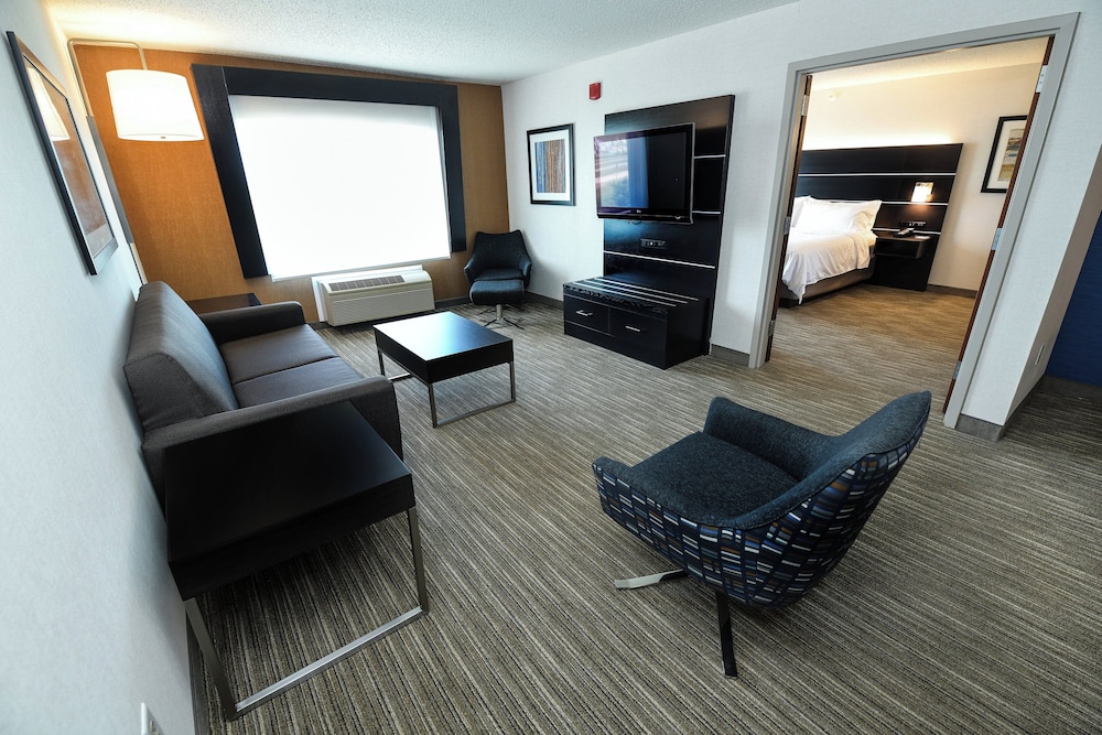 Holiday Inn Express Hotel And Suites Grand Forks 53/75