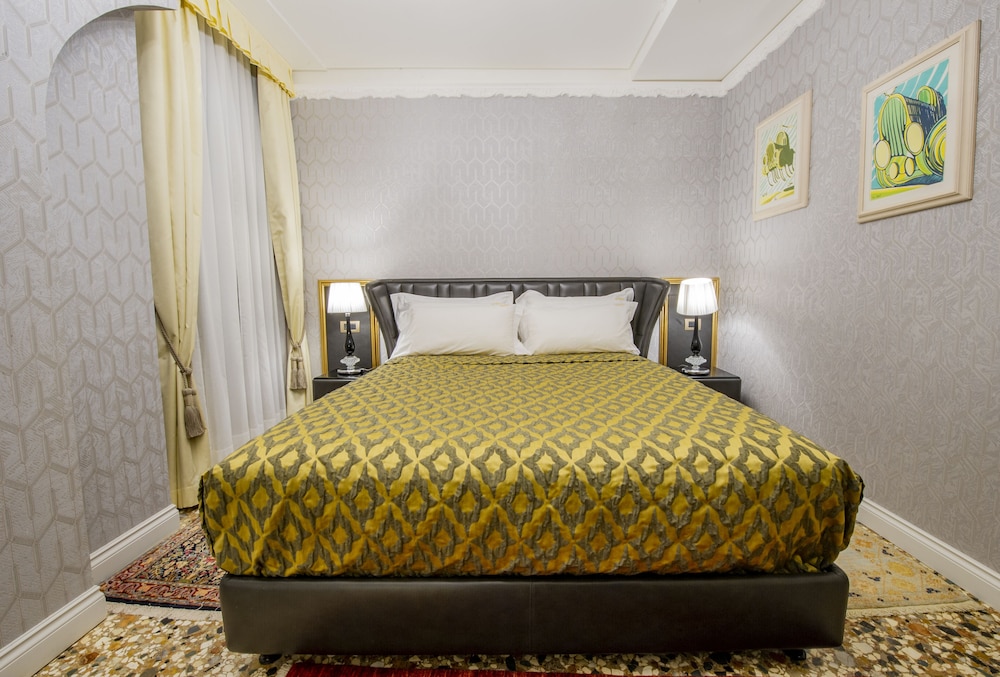 Ego Boutique - The Silk Road 22/50