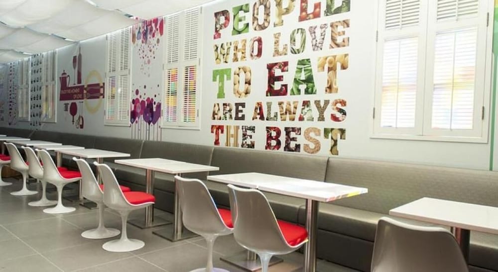 restaurant cafeteria