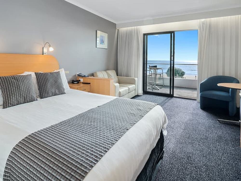 Beachfront Voyager Motor Inn 10/32