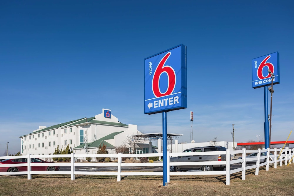 Motel6 Dale, IN 39/45