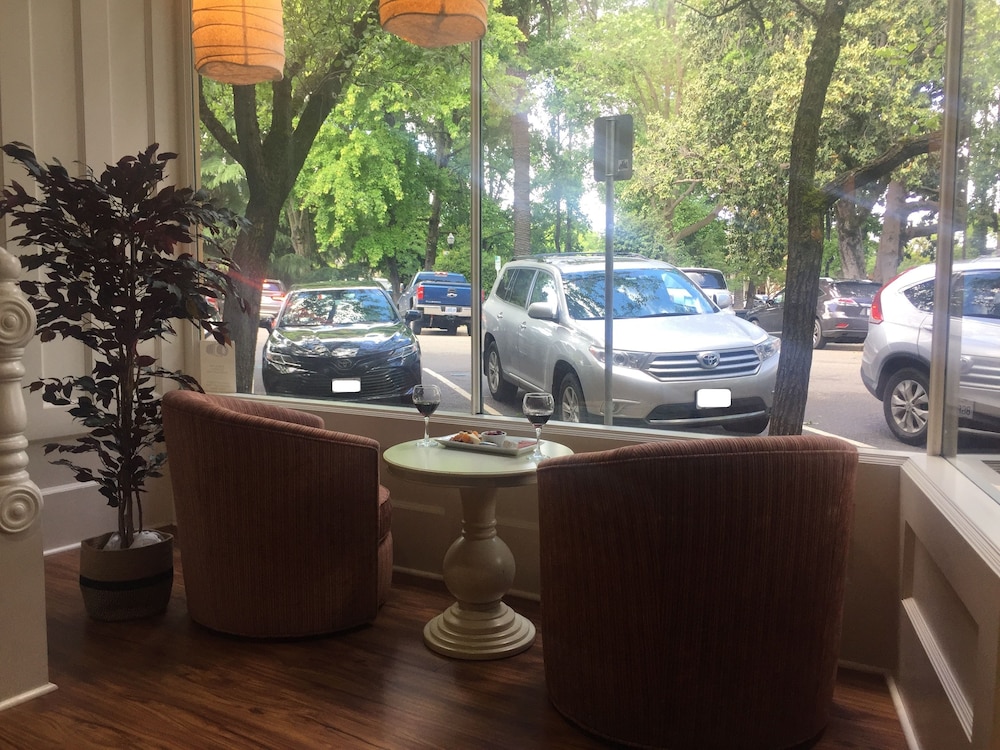 Healdsburg Inn on the Plaza, A Four Sisters Inn 50/54