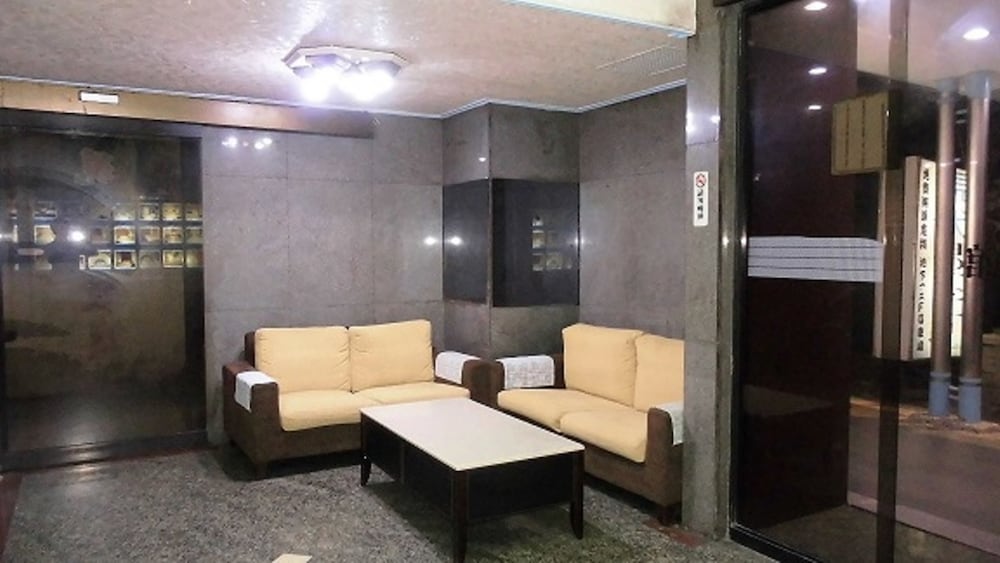 Modern Plaza Hotel 25/30