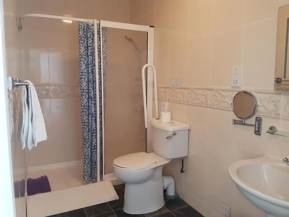 Gwesty Marine Hotel 48/50