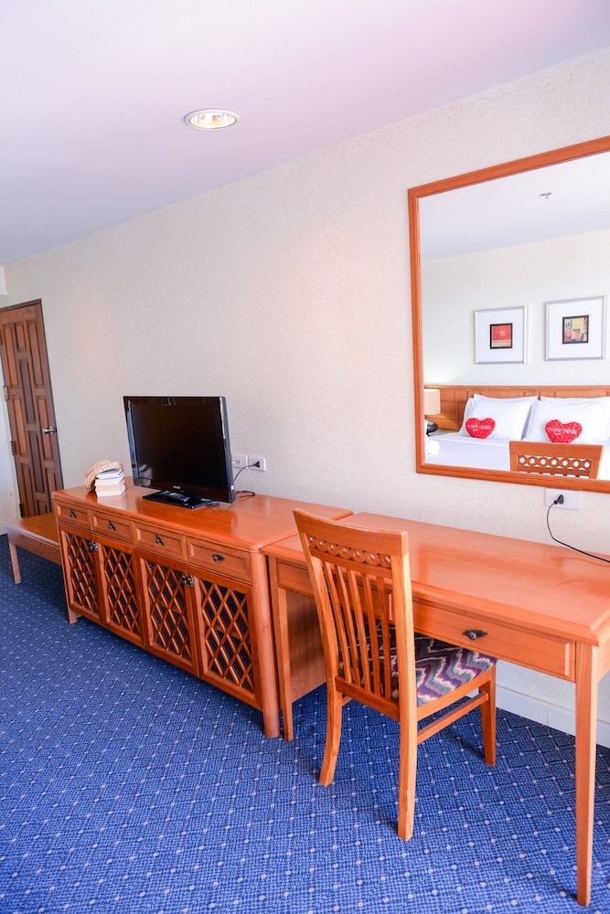 Sandy Spring Hotel 35/71