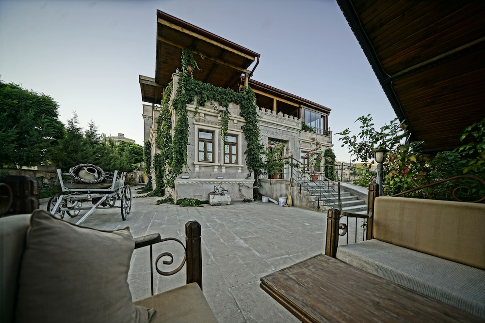 Alaturca House 39/46
