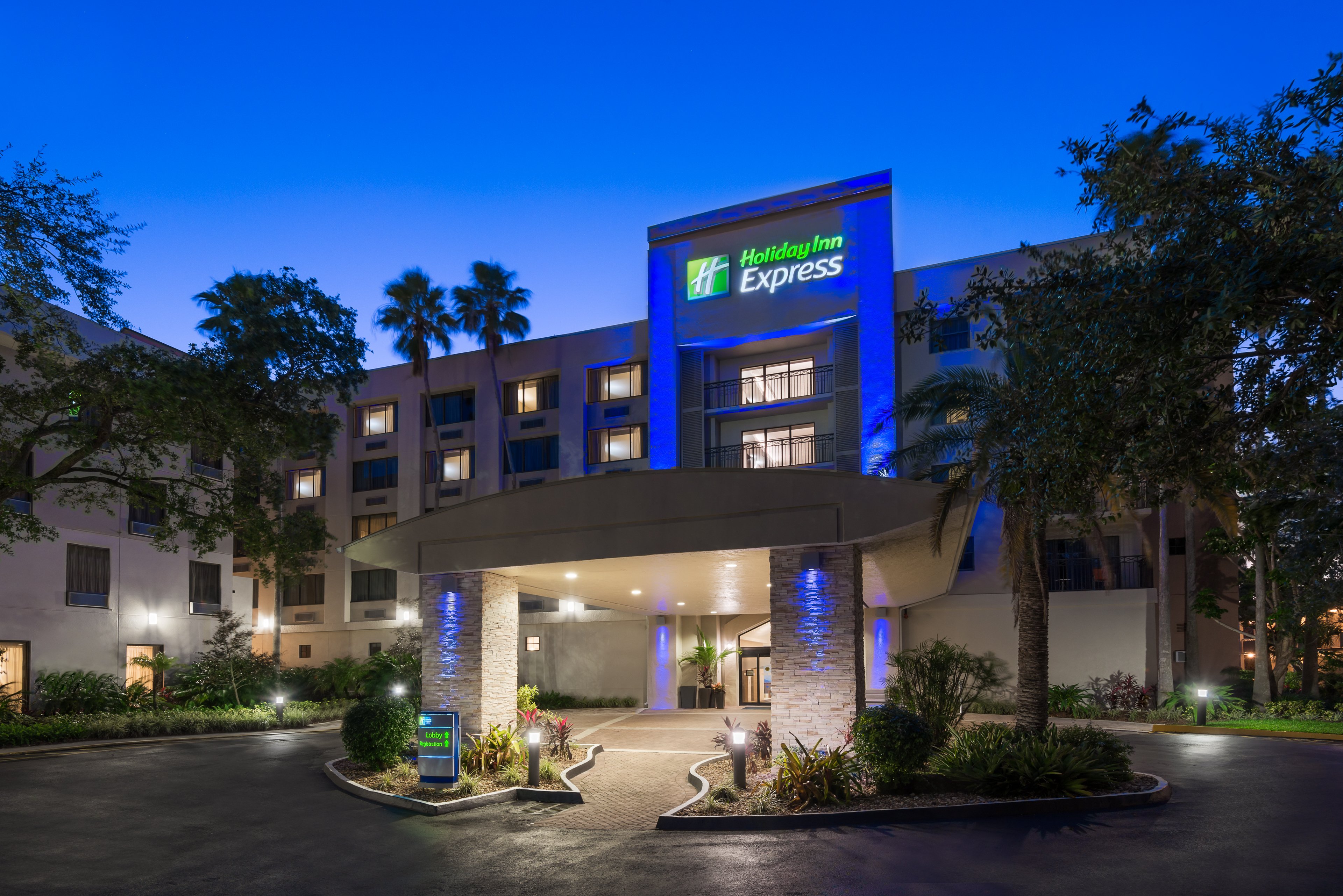 Holiday Inn Express & Suites Ft. Lauderdale-Plantation