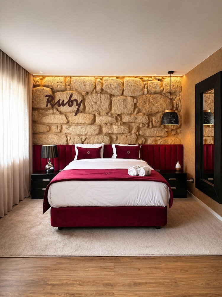 Lounge Inn 17/50