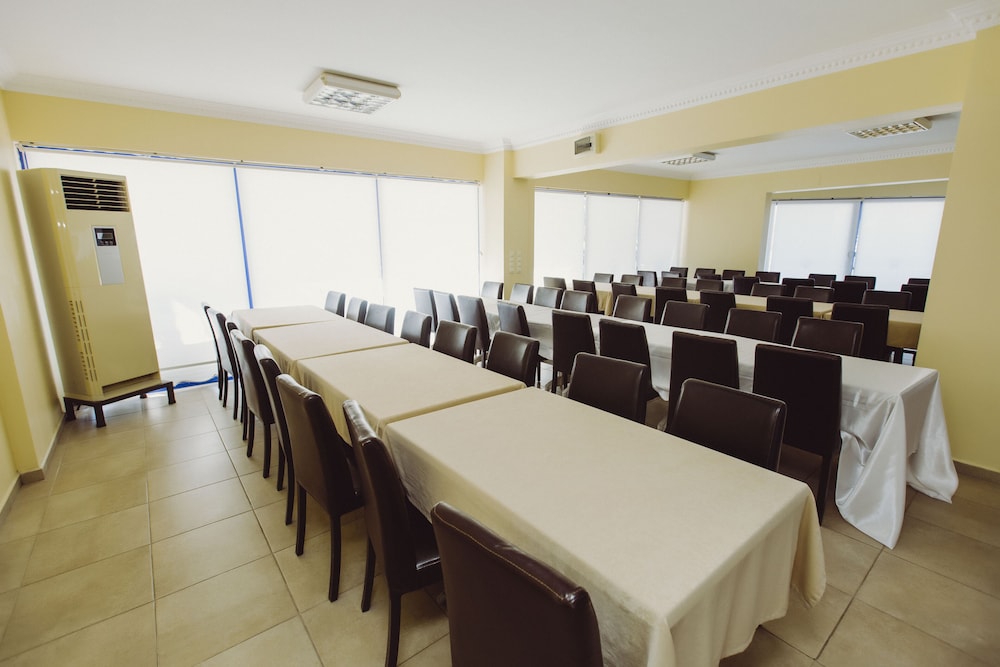 Ozalp Han Hotel 12/16