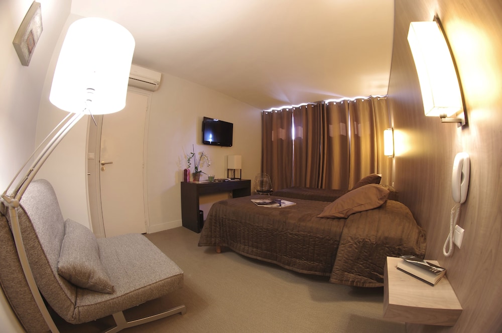 Bliss Hotel 9/70