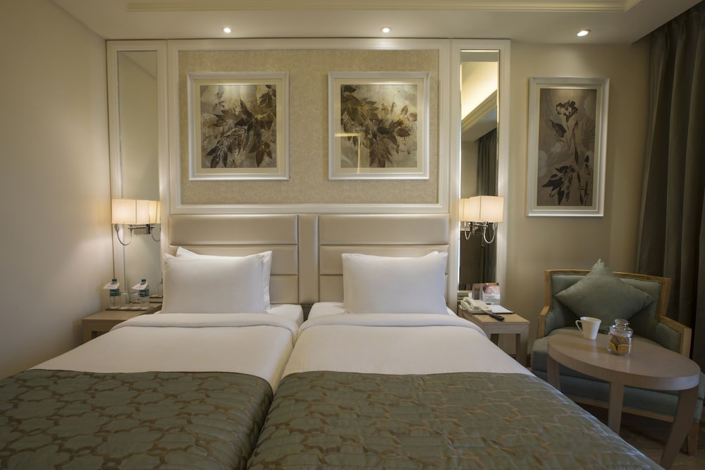 Singhania Sarovar Portico 22/35