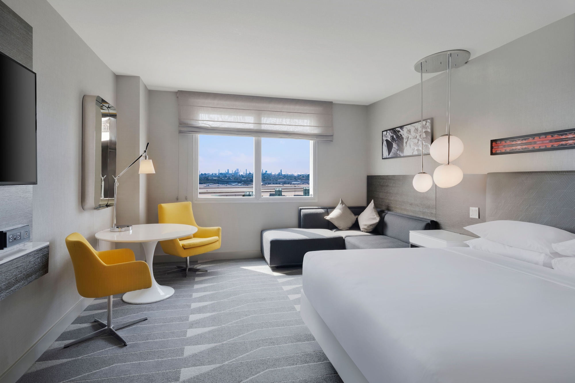 1 BEDROOM, SUITE, KING BED