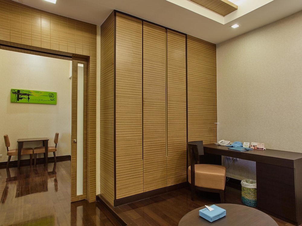 Jasmine Resort 40/50
