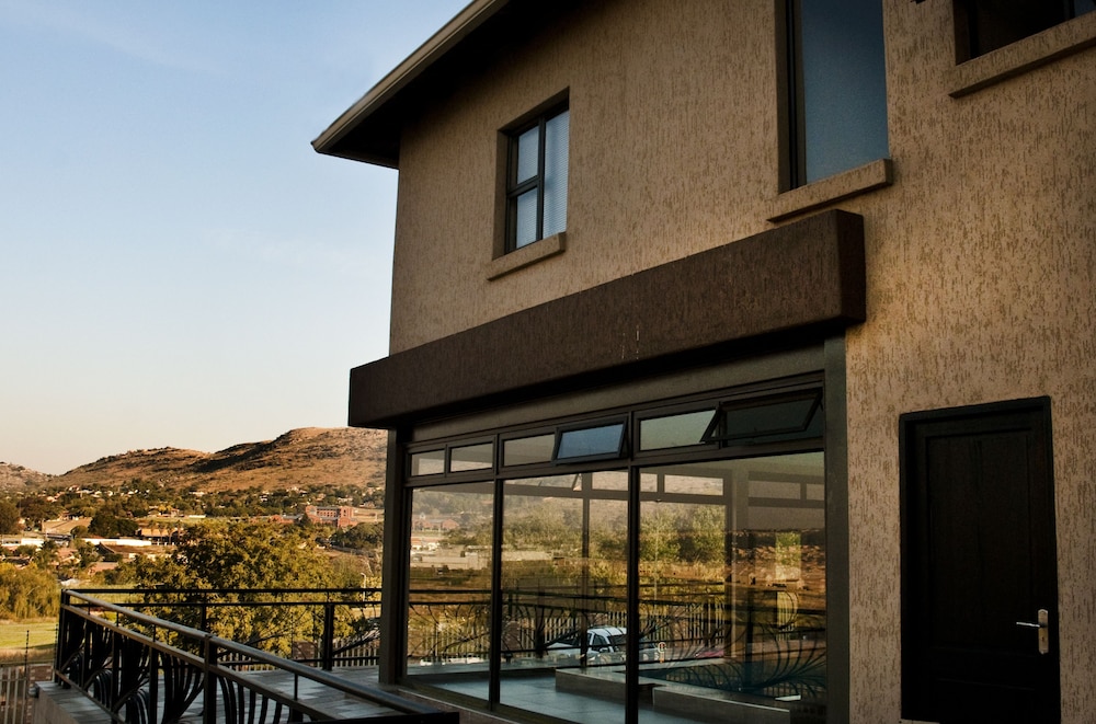 Eagle Nest Luxury Accommodation 2/37