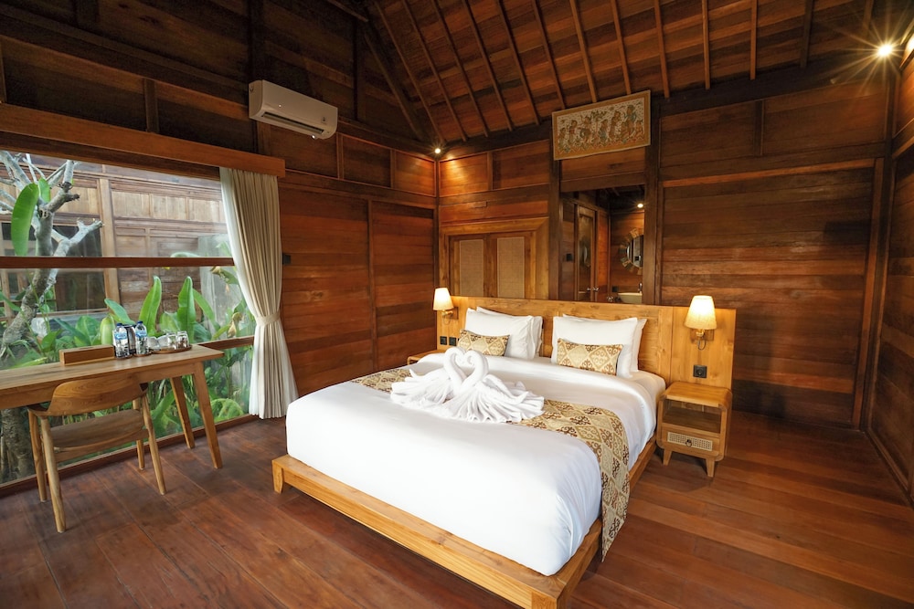 WOODEN, DELUXE, FAMILY, RICE FIELD VIEW