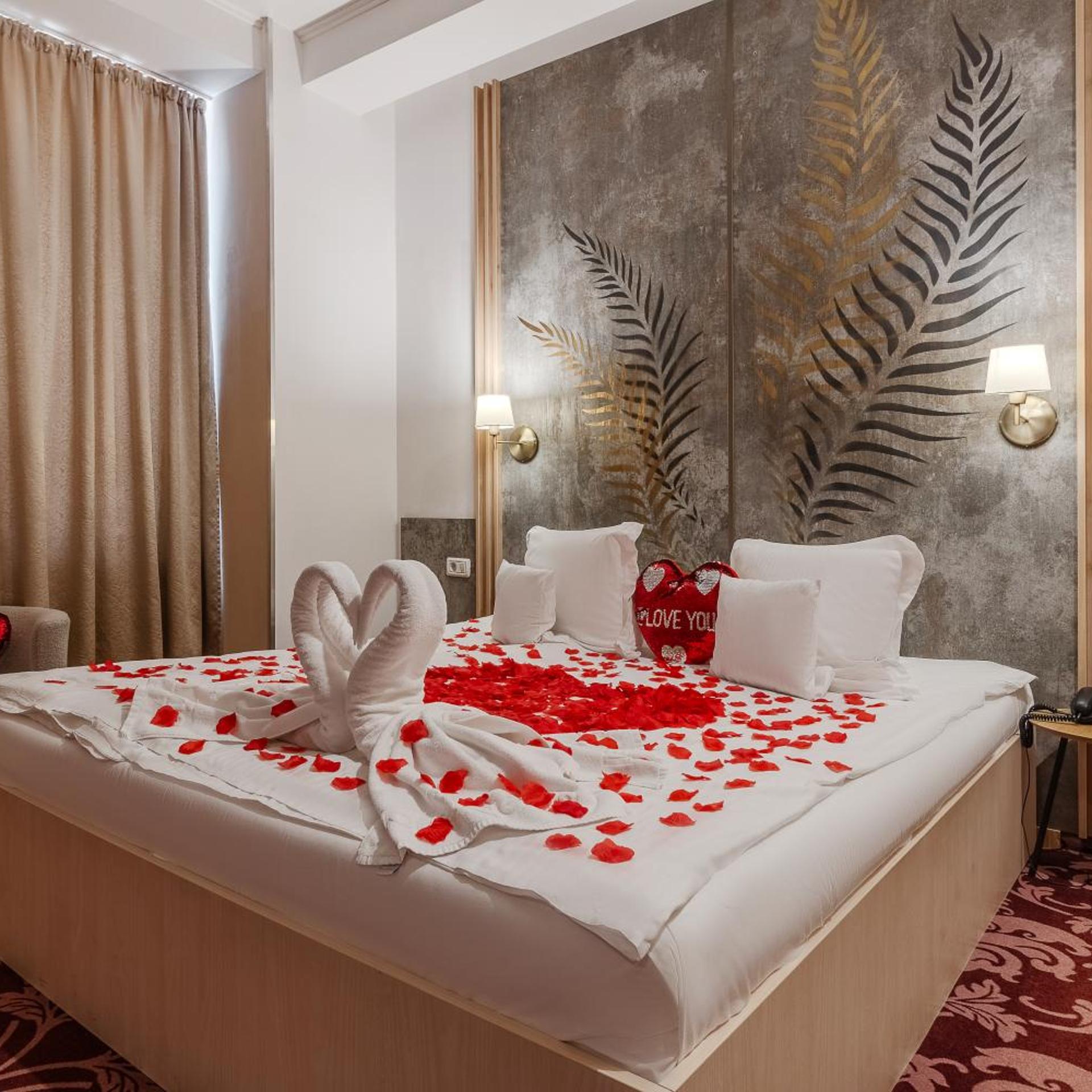 Romantic, Double Bed, Indoor Pool, Hot Tub