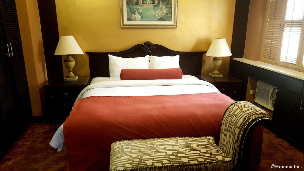2 BEDROOMS, SUITE