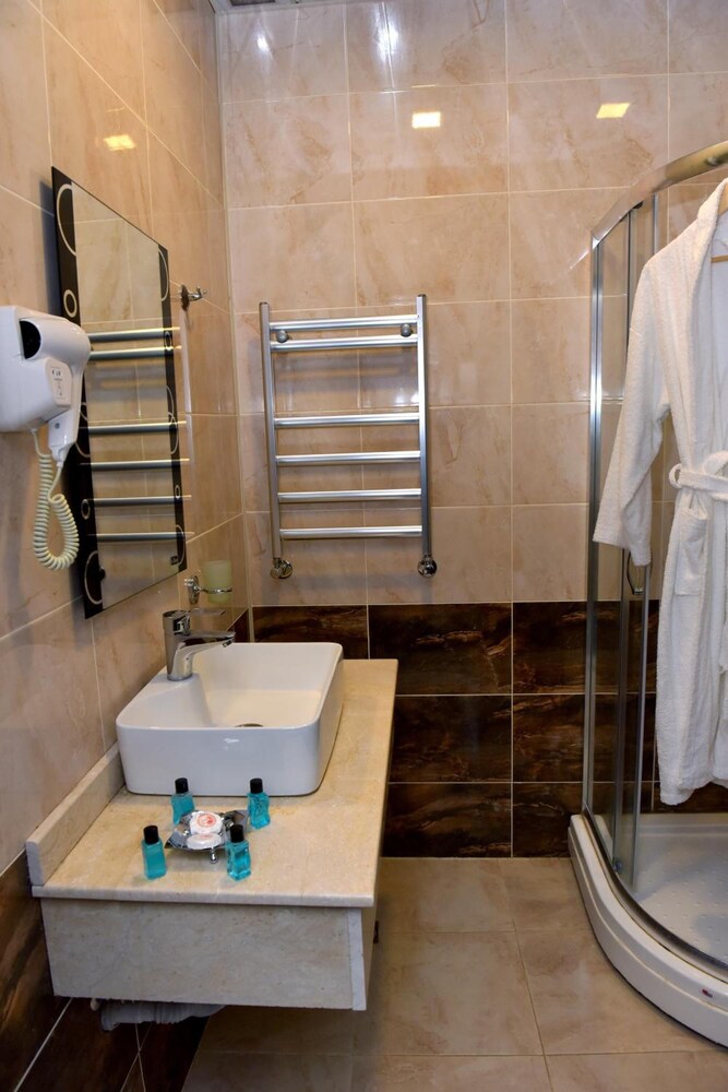 Ruma Qala Hotel 49/50