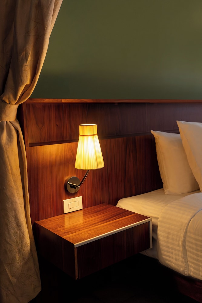 FLOR DE MAYO HOTEL AND RESTAURANT 24/47