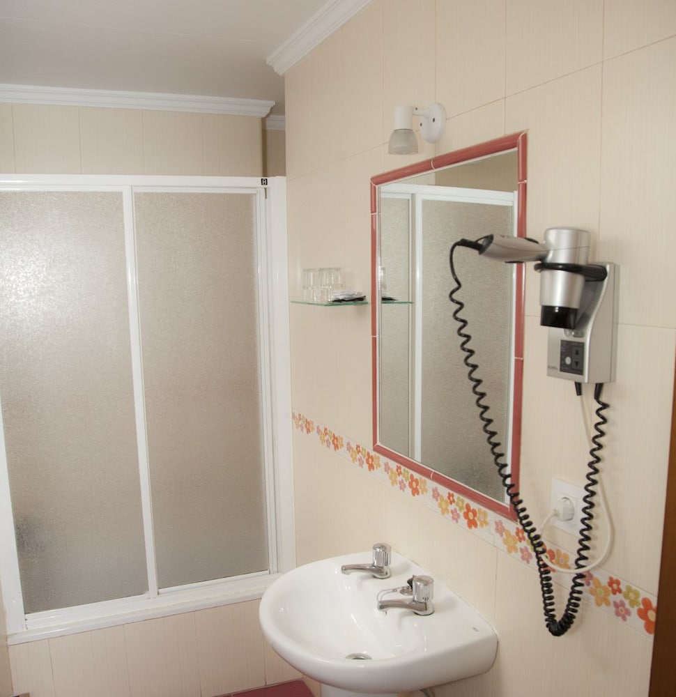 hostal paris