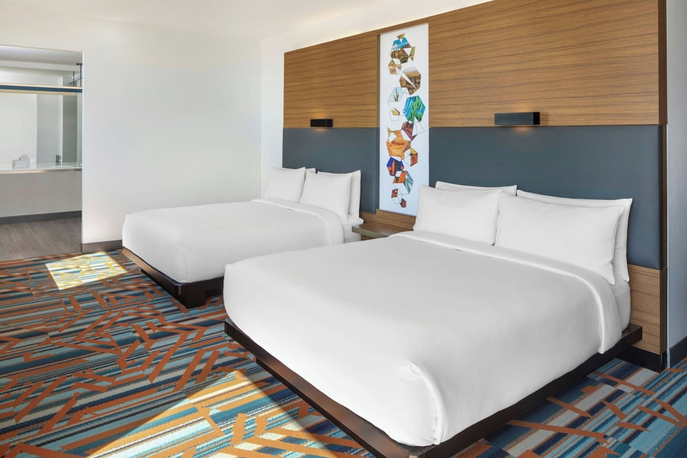 ROOM, 2 QUEEN BEDS, ACCESSIBLE