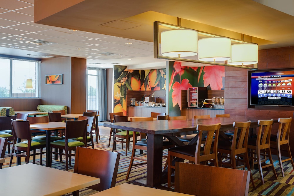 FAIRFIELD INN & SUITES DALLAS WEST/I-30 25/27