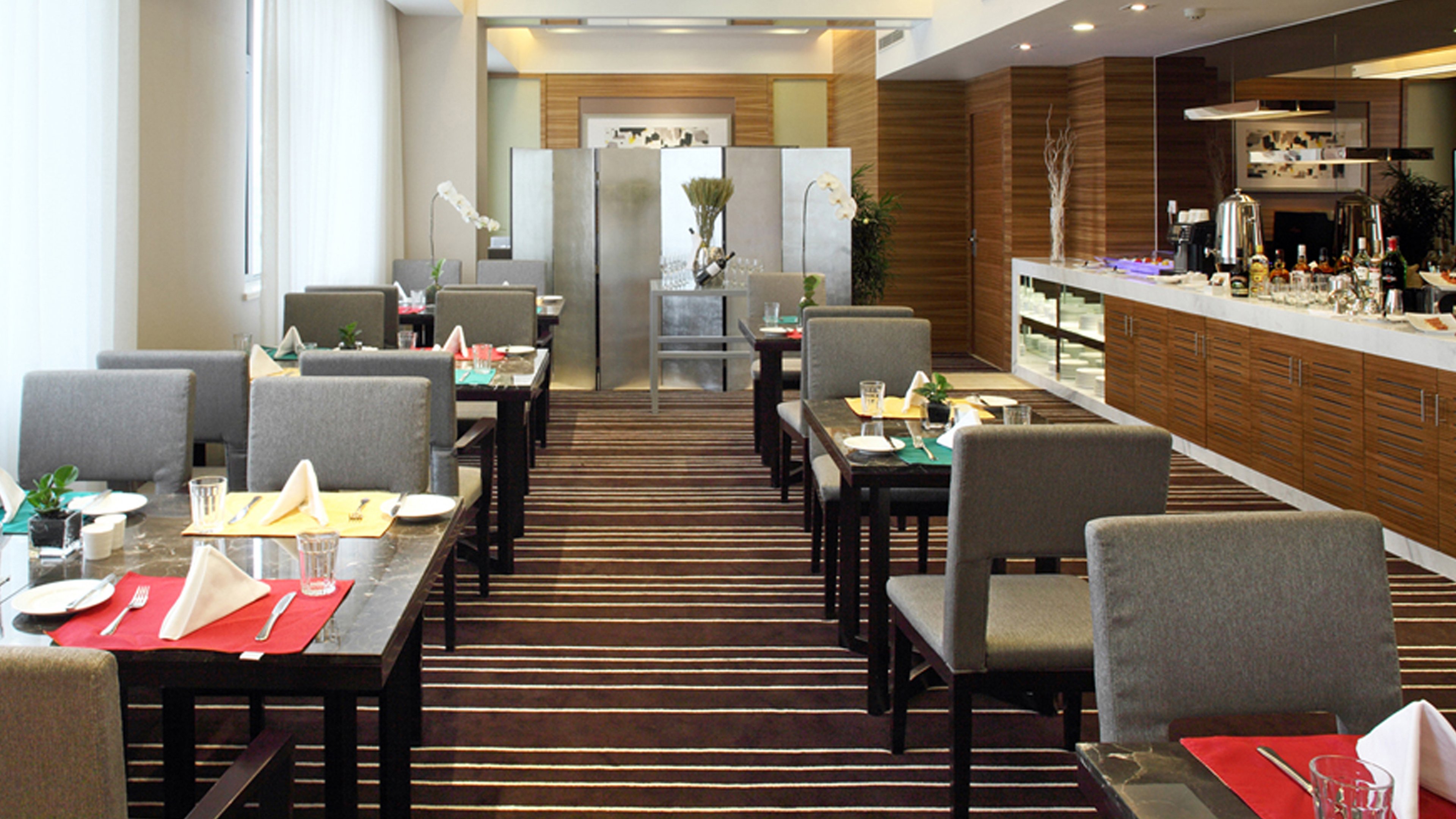 HOLIDAY INN BEIJING DESHENGMEN 37/50