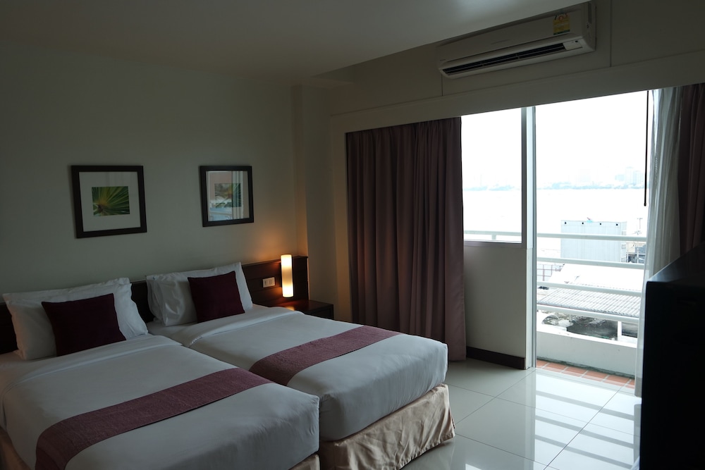 Grand Hotel 14/57
