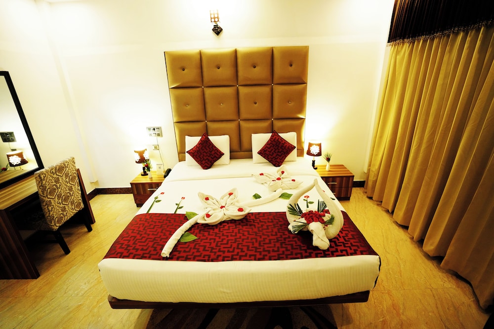 غرفة ديلوكس بسرير مزدوج، JalMahal Resort &amp; Spa 2/3