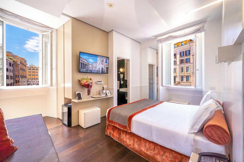 Panoramic, 1 Queen and 1 Single Bed, Fountain View, Corner