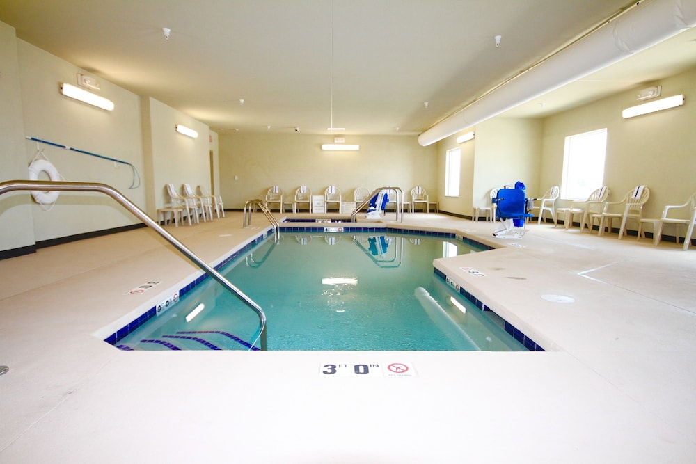 Cobblestone Hotel & Suites - Devils Lake 3/62
