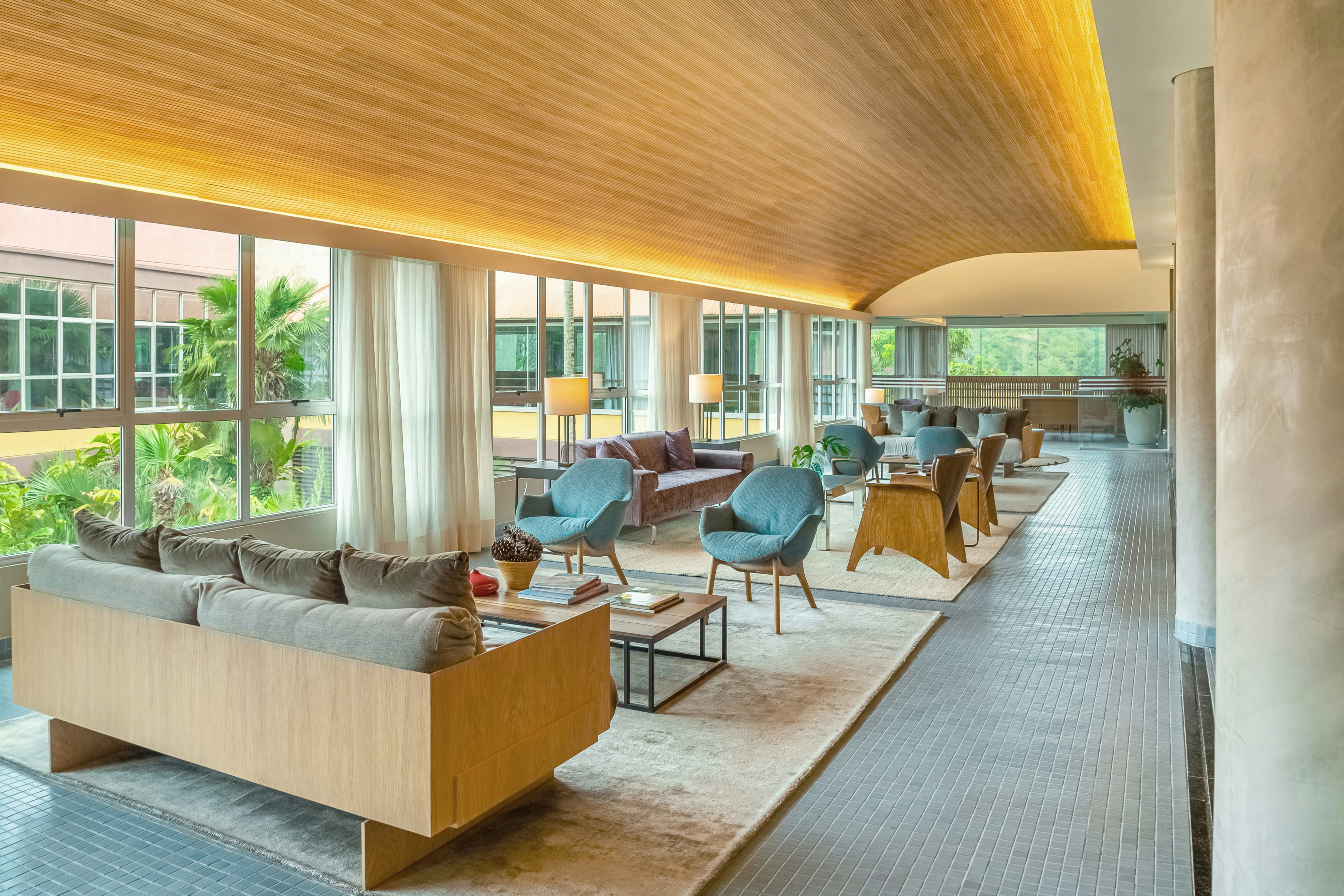 Almenat Embu das Artes, Tapestry Collection by Hilton 20/31