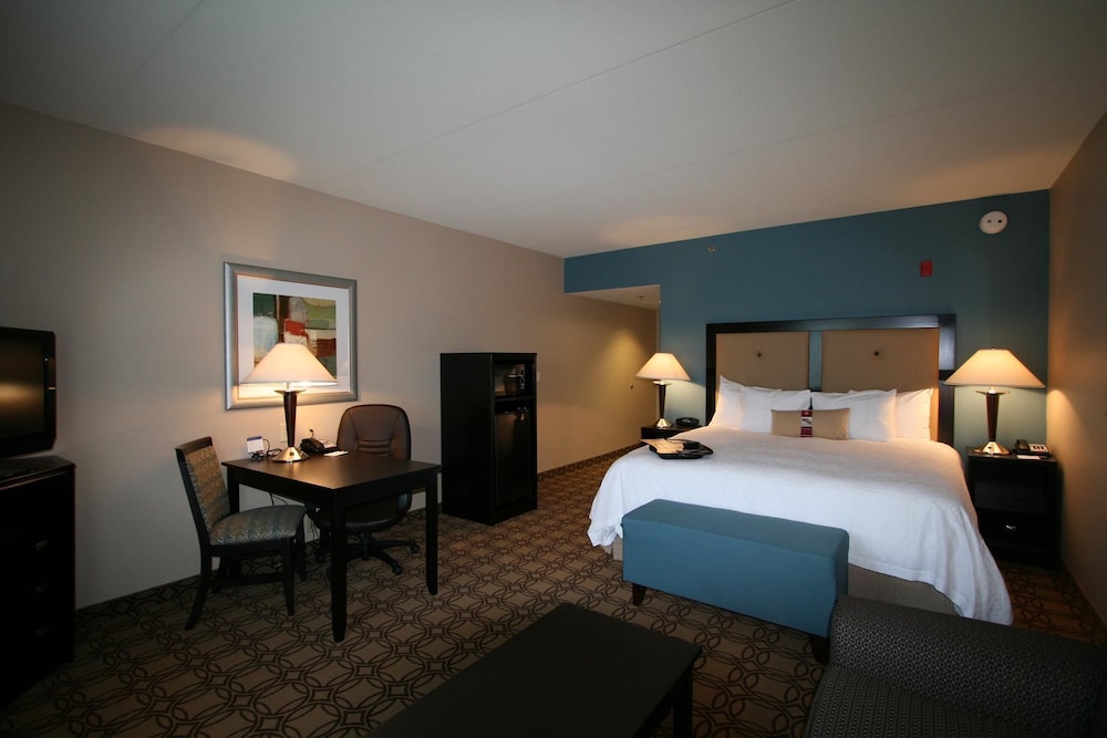 Hampton Inn and Suites Charlotte Airport 20/63