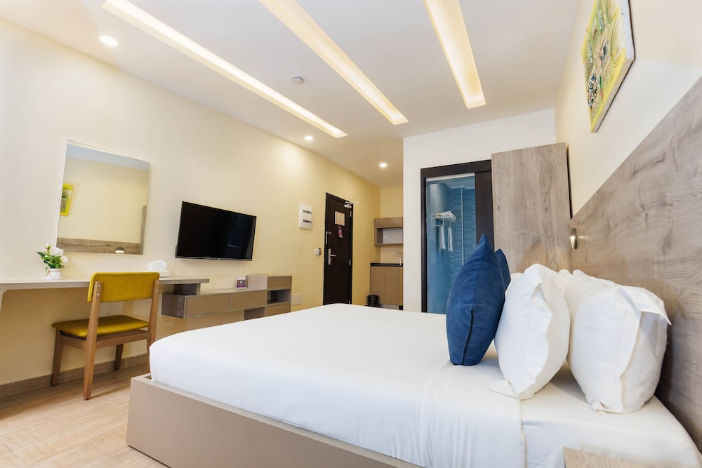 Hotel Silver Moon CI 17/68