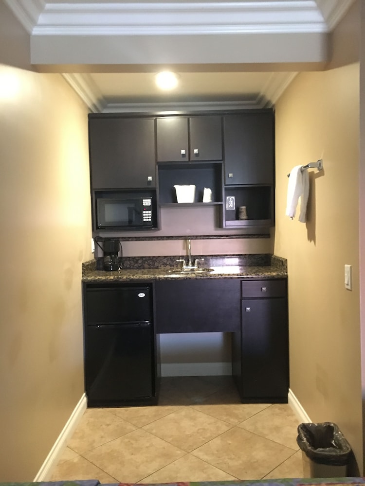 Garden Inn Suites 34/55